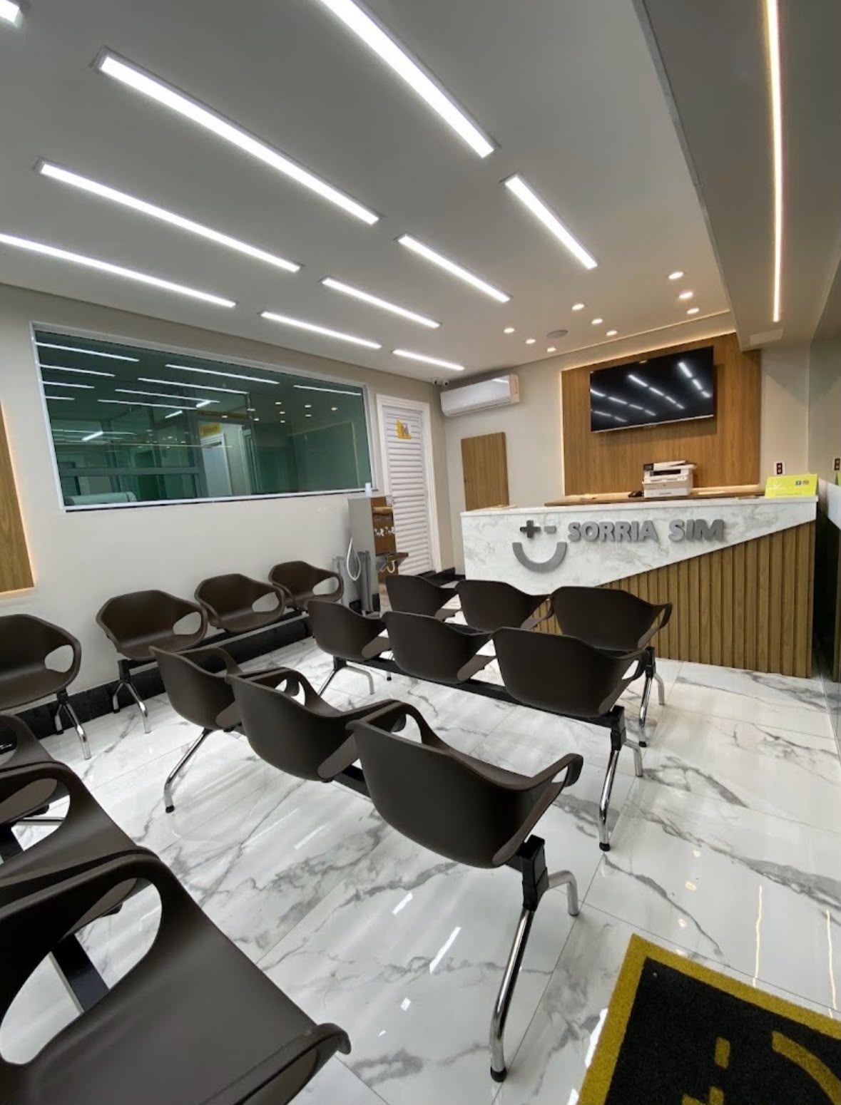 Recepção e sala de espera da Sorria Sim Colombo
